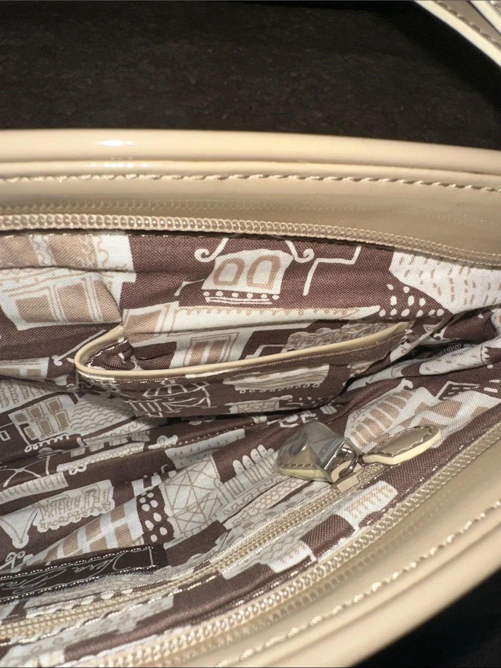 Vera Bradley Cream Quilted Wristlet Clutch with Turn-Lock Detail